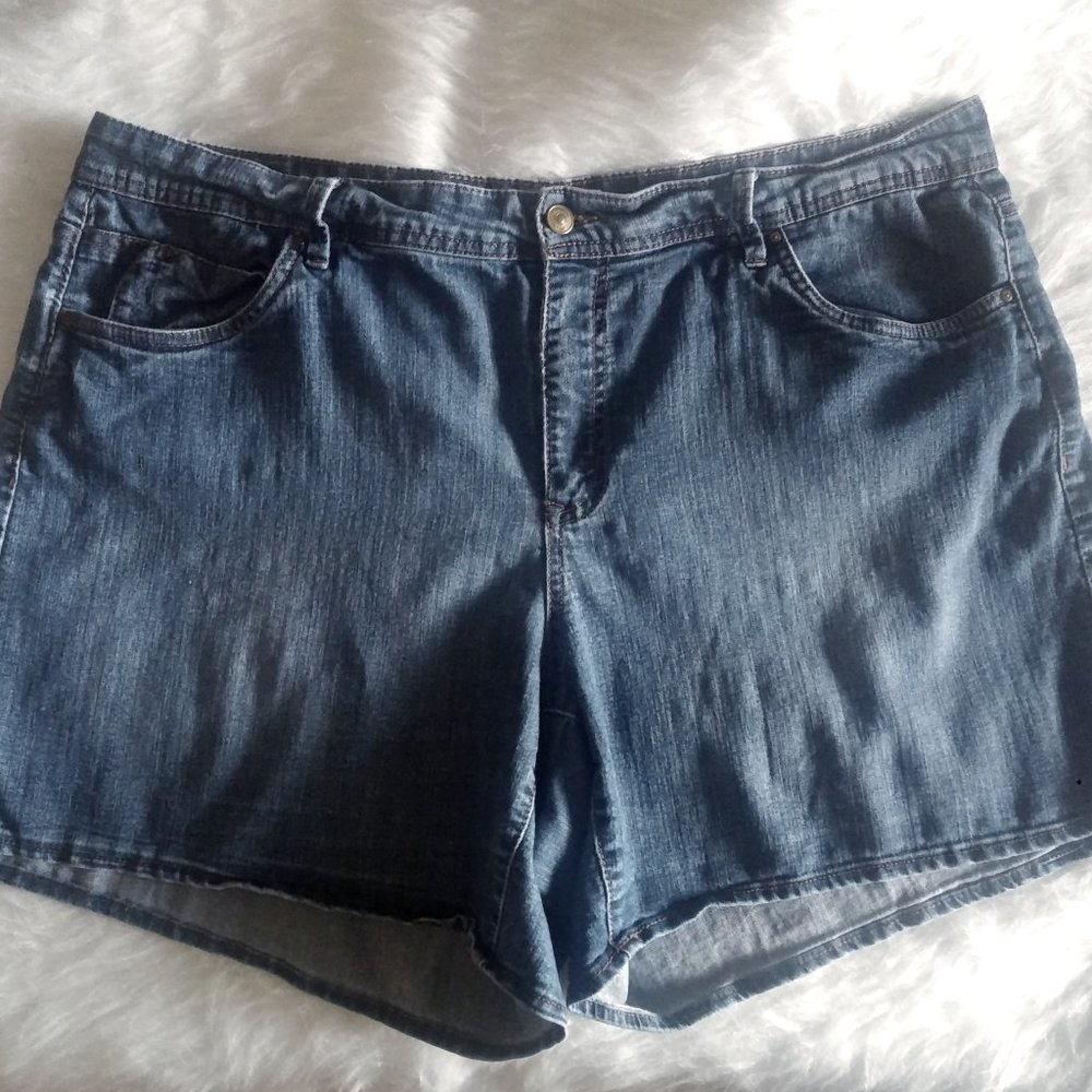 HOLLYWOOD & VINE Stretch WOMENS Size 20 DENIM SHORTS
